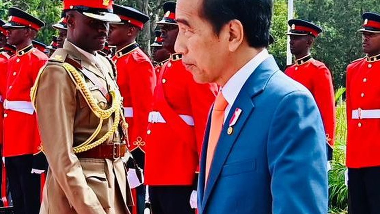Jokowi Kebablasan Sampai Ditegur Tentara Afrika saat Upacara Kenegaraan di Kenya, Ini Penjelasan Istana