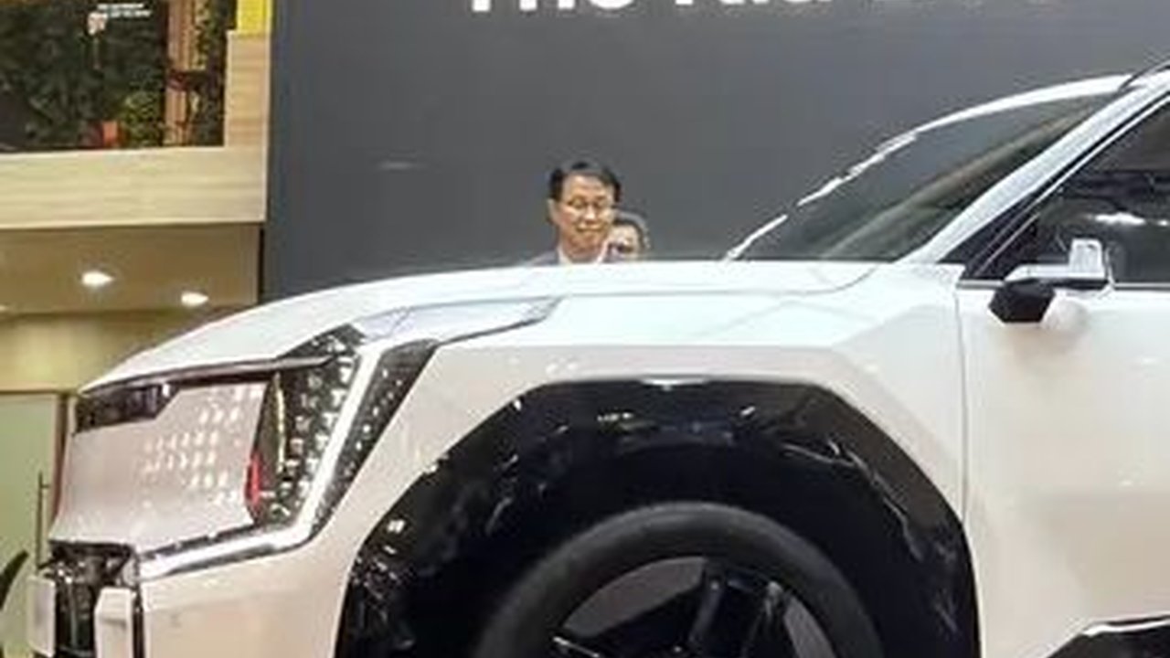 Harganya Nyaris Rp 2 Miliar, Mobil Listrik Kia EV9 GT-Line Laris di GIIAS 2023