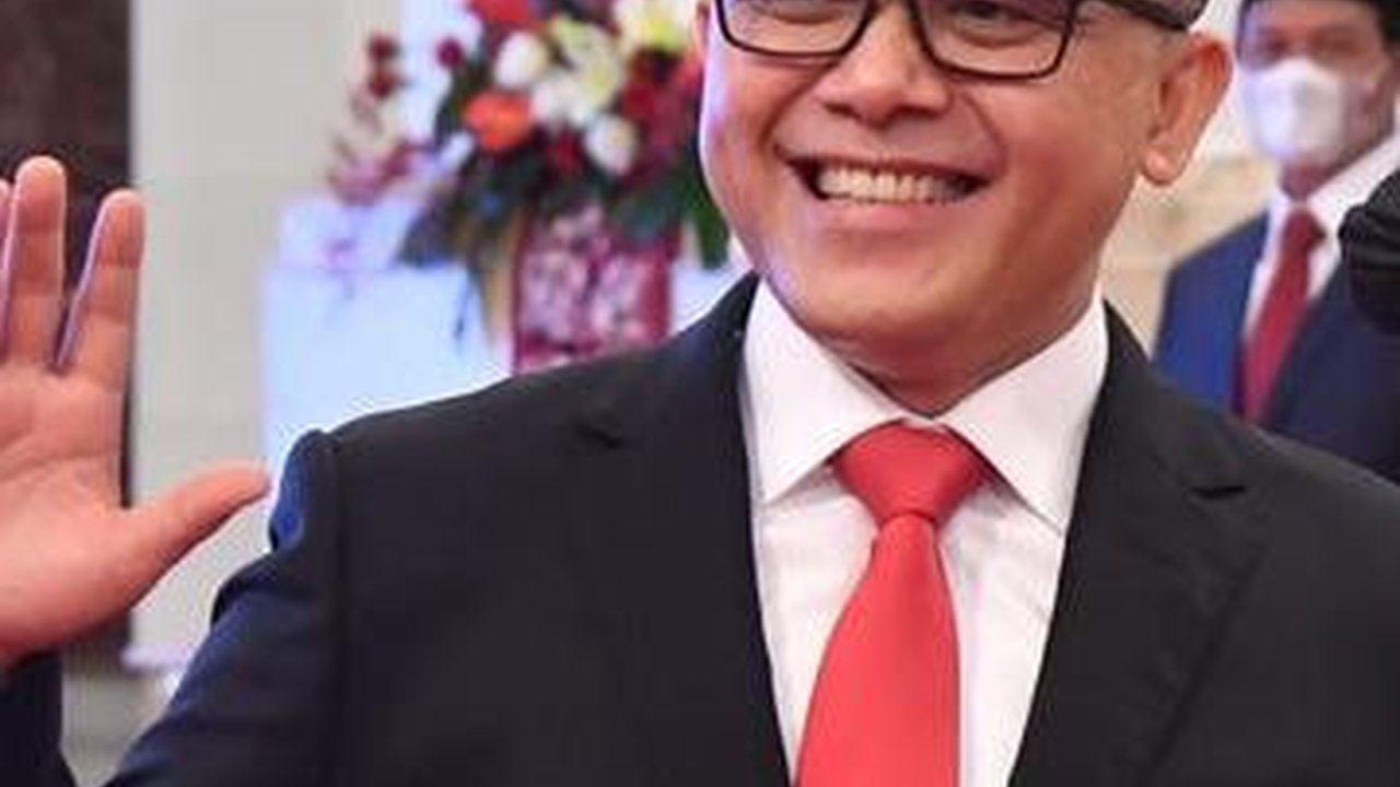 Jokowi Tunjuk Menteri PAN-RB Azwar Anas jadi Menkopolhukam Ad Interim