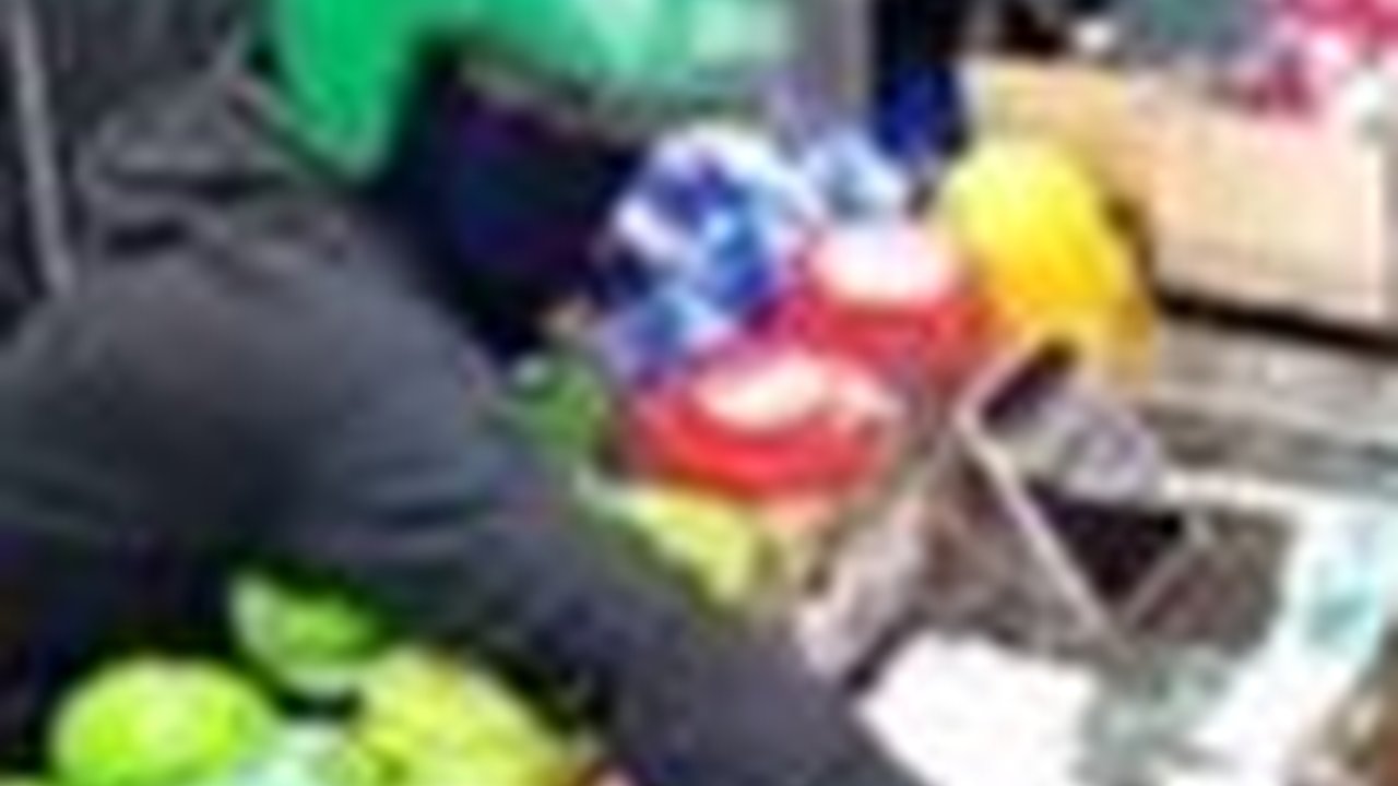 Aksi Perampokan di Tambun Bekasi Terekam Kamera, Korban Perempuan Sampai Nangis Ketakutan