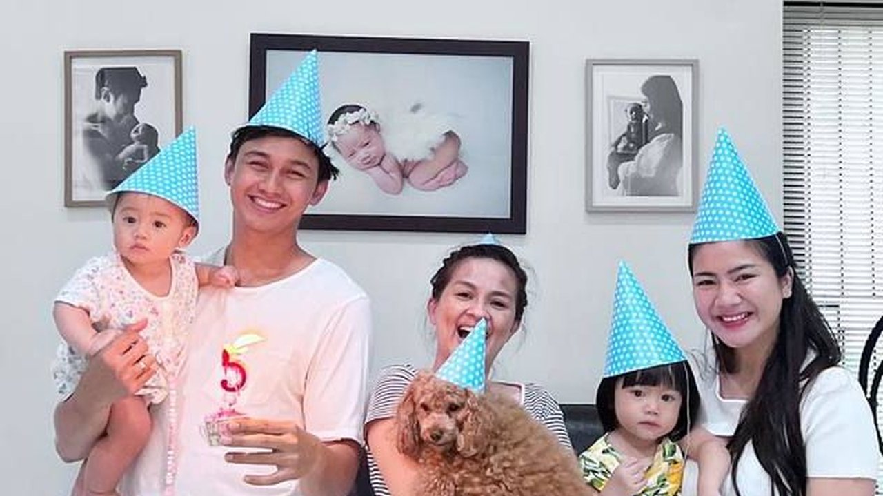 8 Potret Felicya Angelista Merayakan Ulang Tahun Anjingnya yang Ke-5, Netizen Justru Tertarik pada Putri Sulungnya