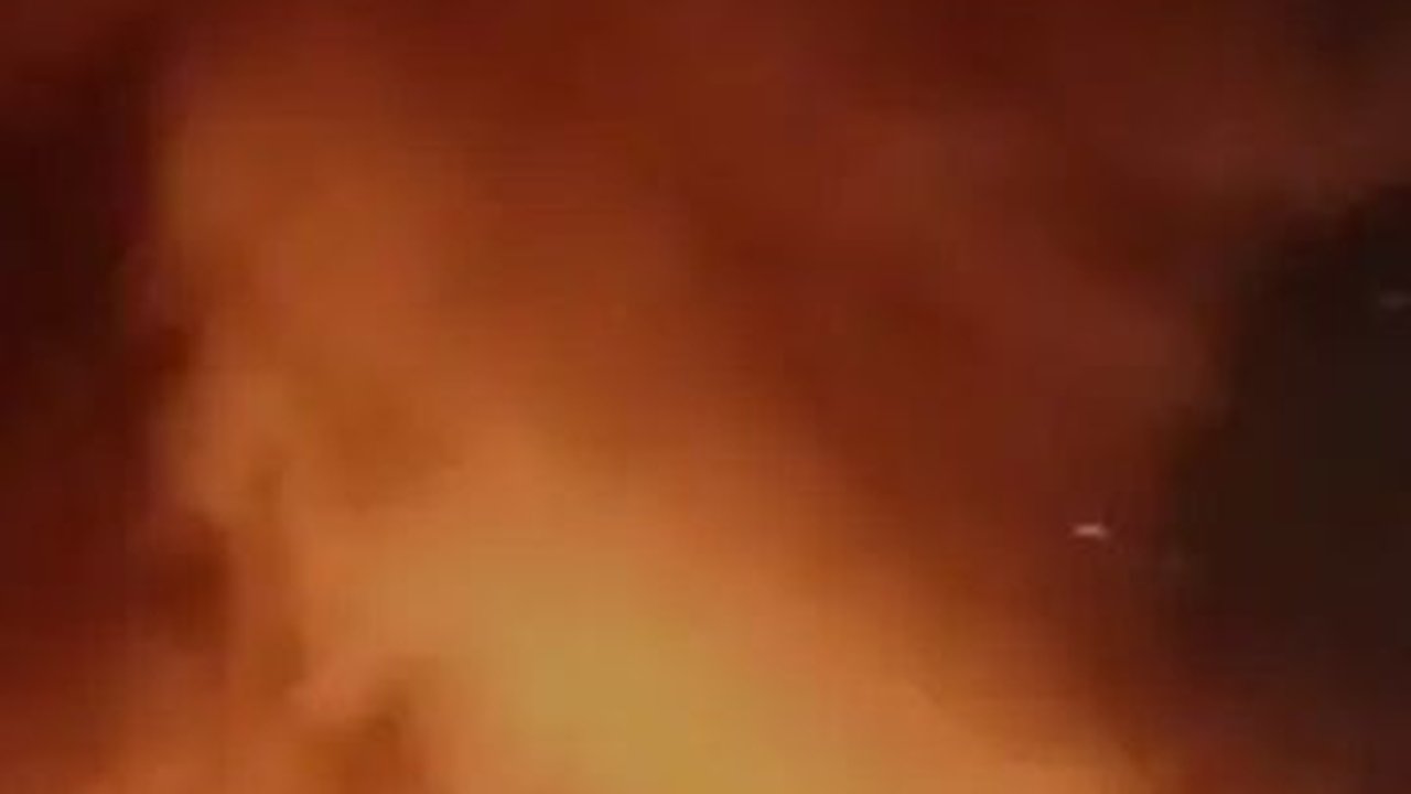 VIDEO: Warga Emosi Usir Tim Pemadam saat Kebakaran Hebat di Gambir, Jakpus