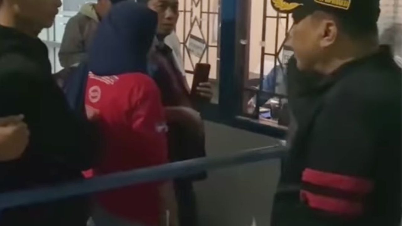 Butut Tiket Habis Diborong Calo, Bupati Jepara Semprot Pejaga Loket Pelabuhan Kartini