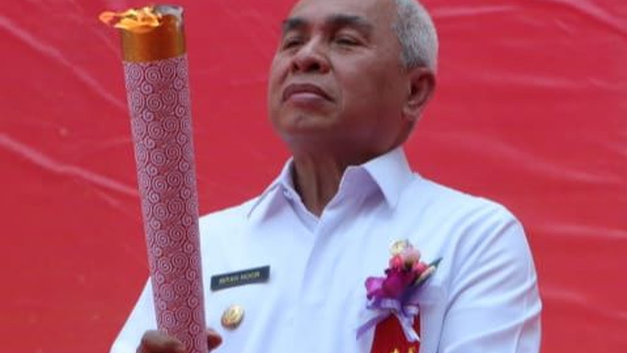 Gubernur Isran Noor Resmikan Pabrik Semen Pertama di Kaltim