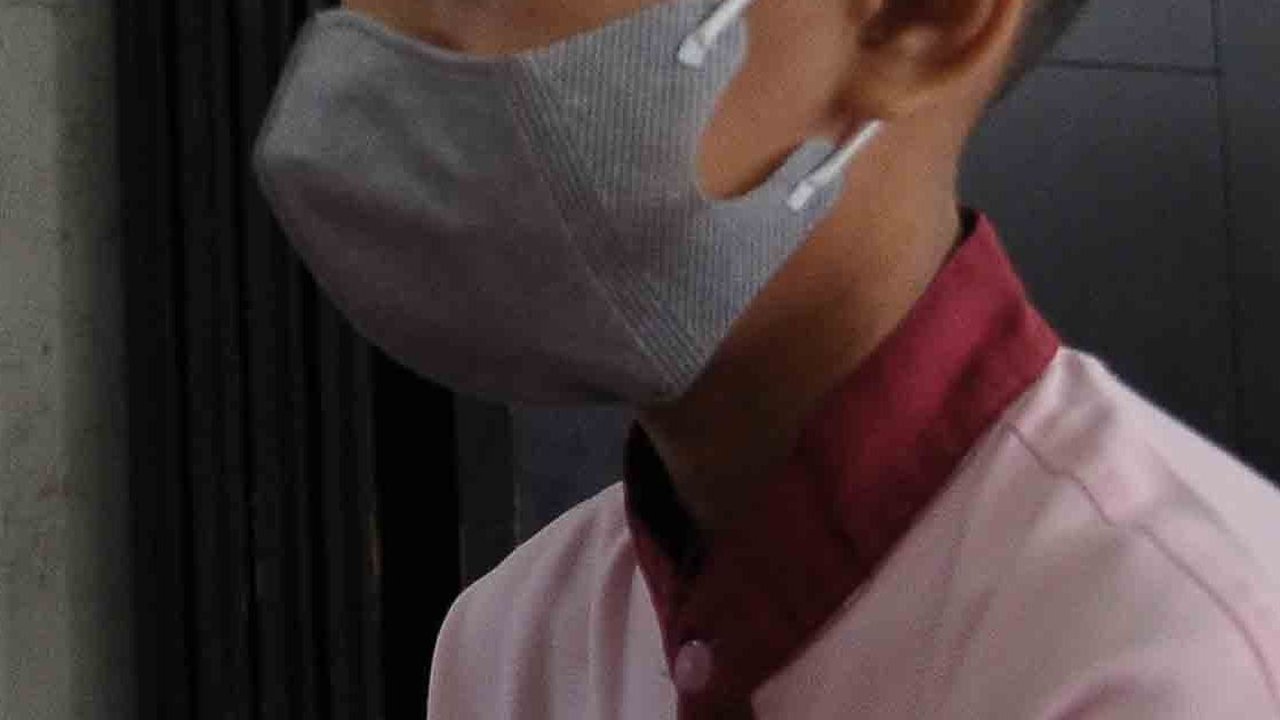 FOTO: Pemeriksaan Kesehatan Murid SD di Tengah Buruknya Polusi Udara Jakarta