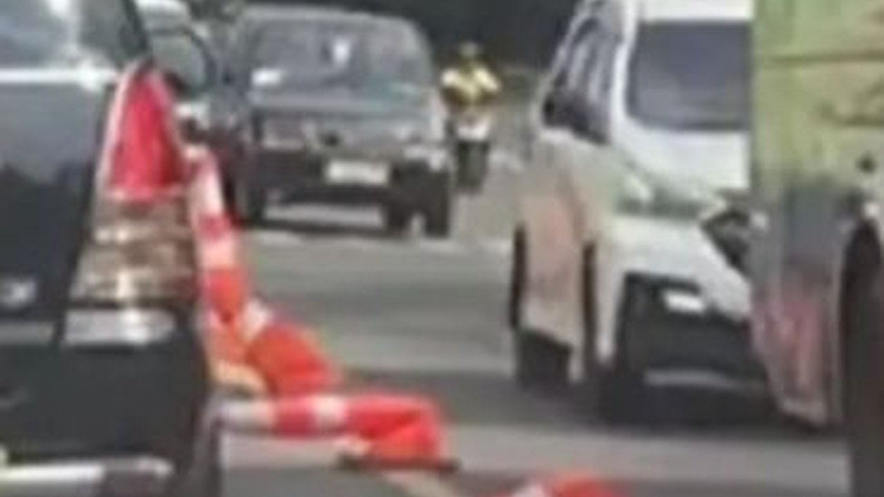 Viral Video Pembatas Jalan Melelah Diduga karena Cuaca Panas Semarang, Begini Fakta Sebenarnya
