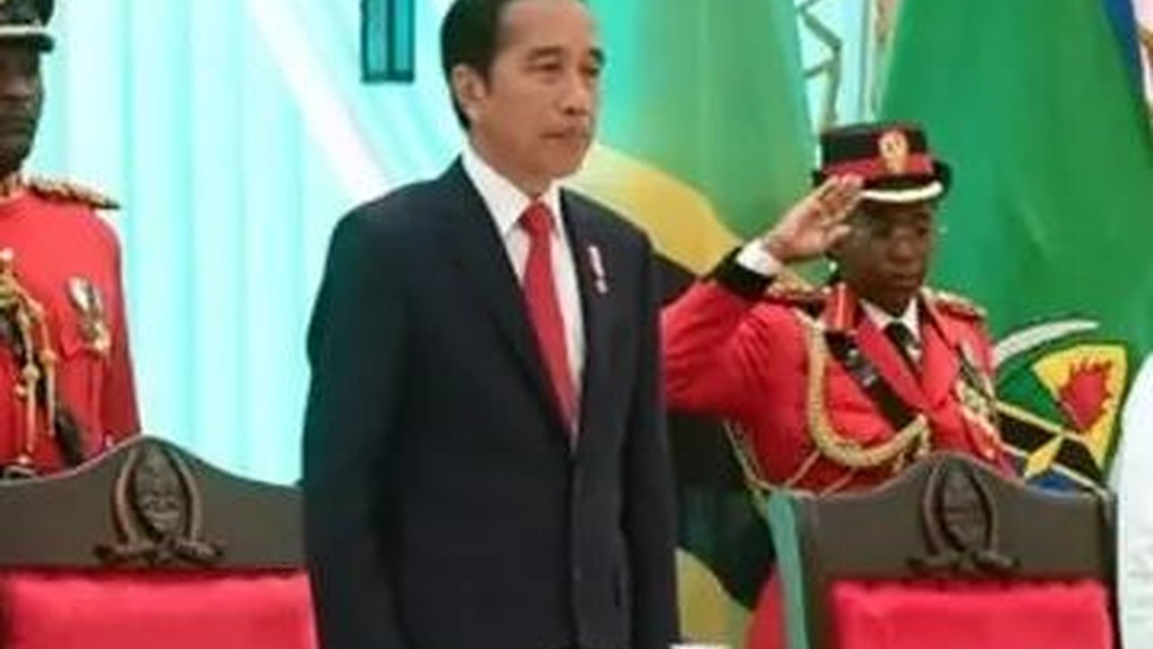 VIDEO: Jokowi Resmikan Proyek SPAM Rp948 Miliar, Curhat Pentingnya Air Ketika di Afrika
