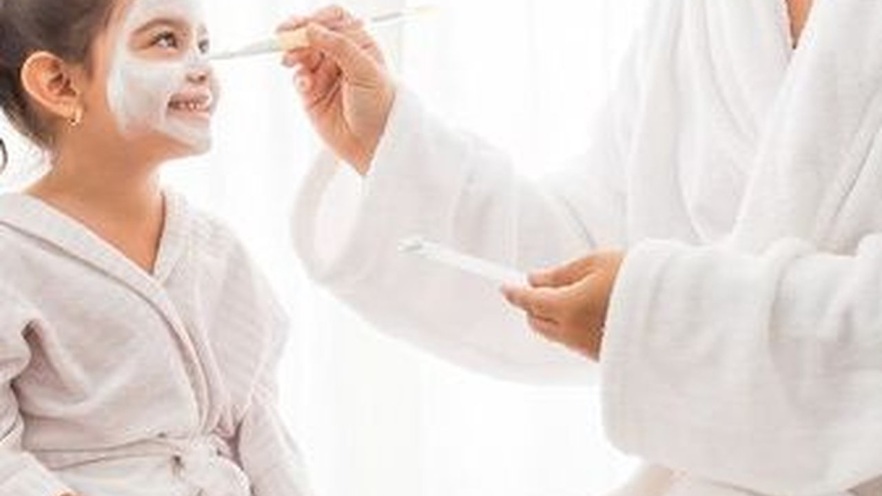 Bolehkah Anak Menggunakan Skincare Orang Dewasa? Ini Jawaban Ahli