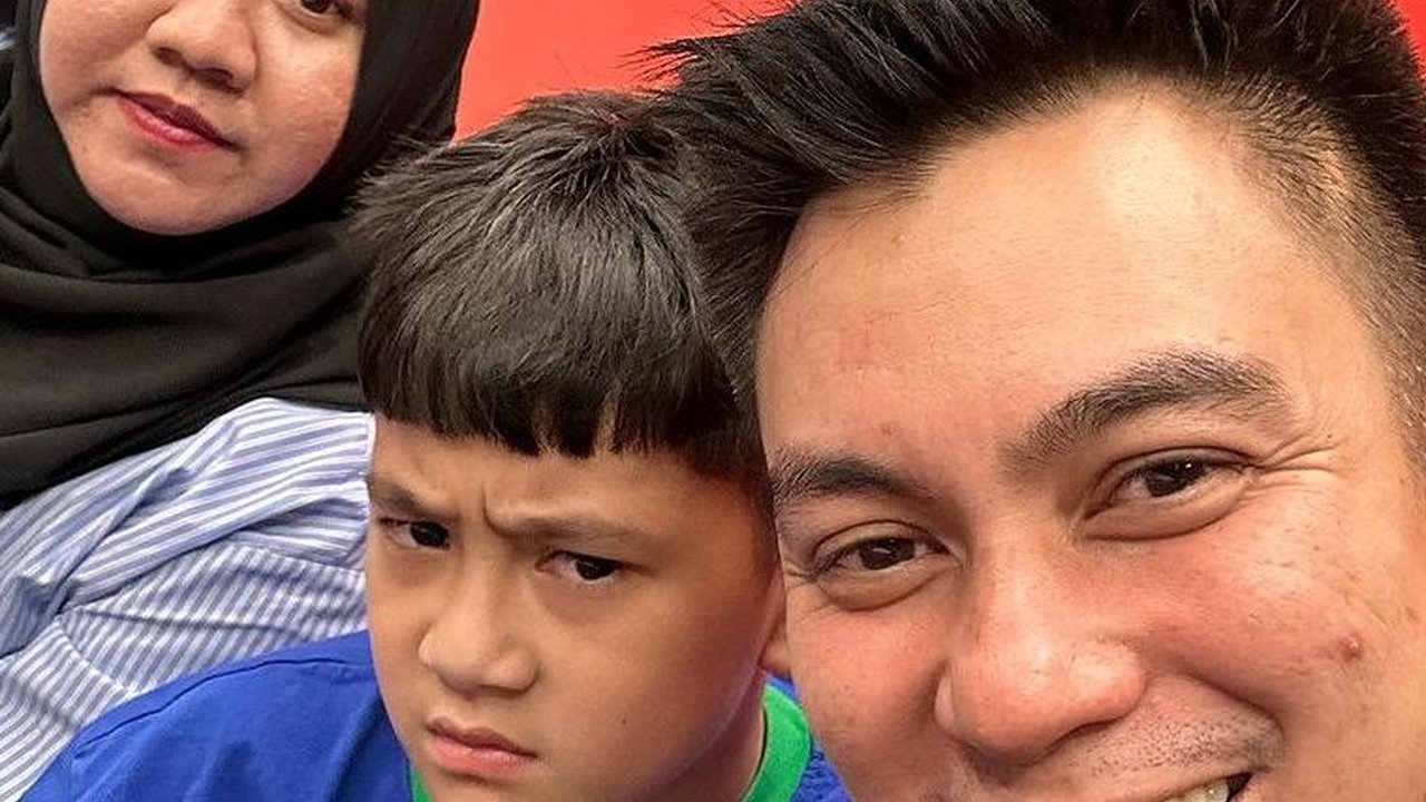 Ekspresi Tak Biasa Rafathar saat Foto Bareng Baim Wong, Netizen: Kelihatan Belum Berdamai