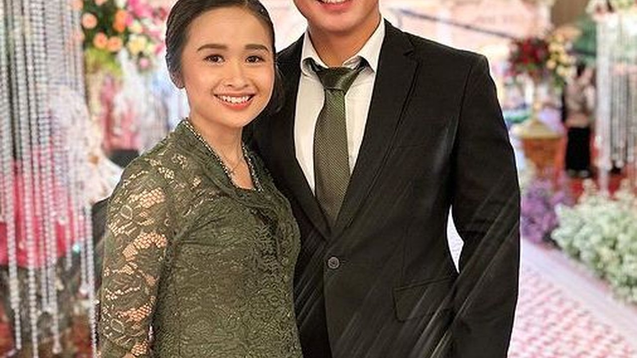 Momen Pernikahan Gritte Agatha dengan Arif Hidayat Usai 11 Tahun Pacaran, Romantis & Penuh Kebahagiaan