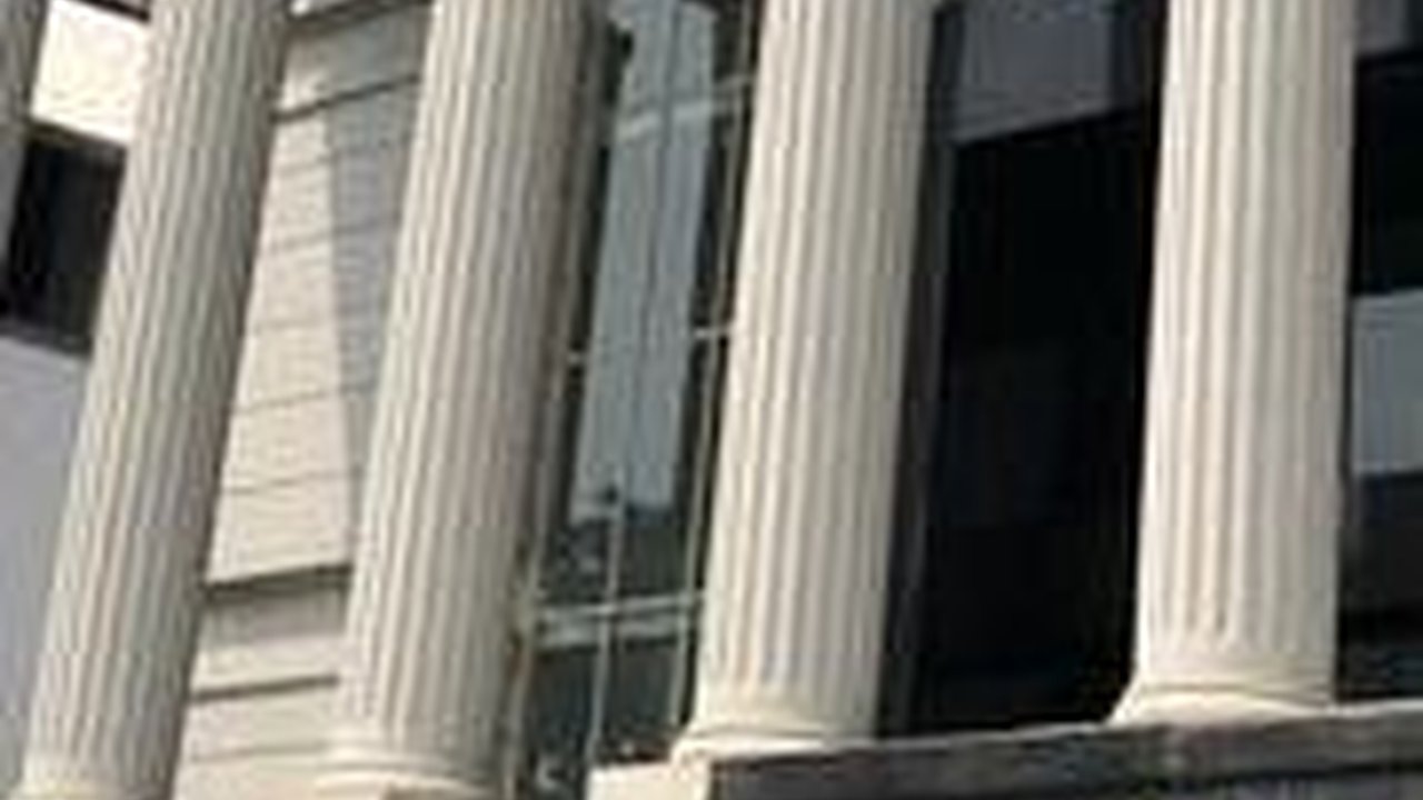 DPR Minta Pemerintah Batasi Ketat soal Putusan MK Bolehkan Kampanye di Lembaga Pendidikan