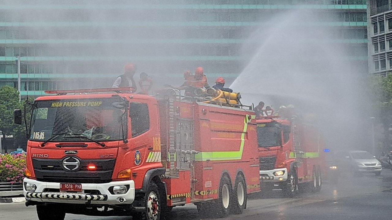 Benarkah Semprot Air ke Jalan Kurangi Polusi Udara Jakarta, Ini Penjelasan BRIN