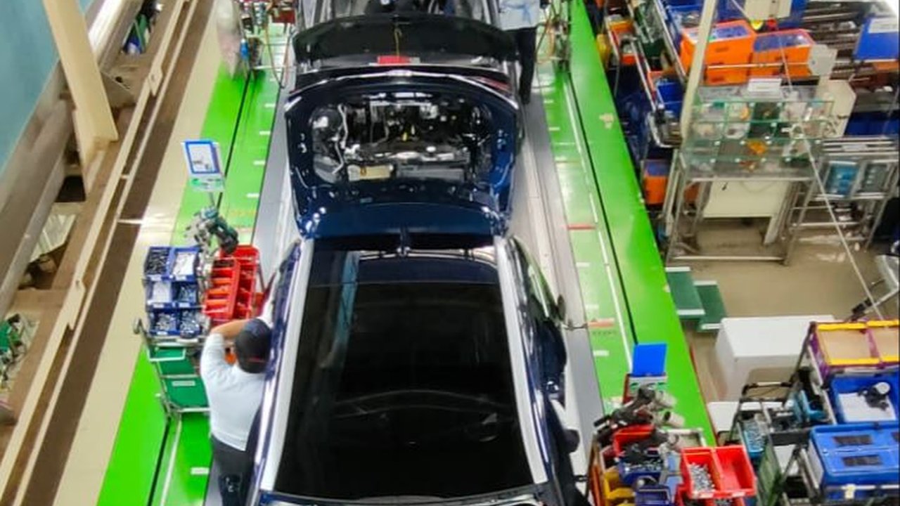 Benarkah Toyota Indonesia Akan Produksi Veloz Hybrid?