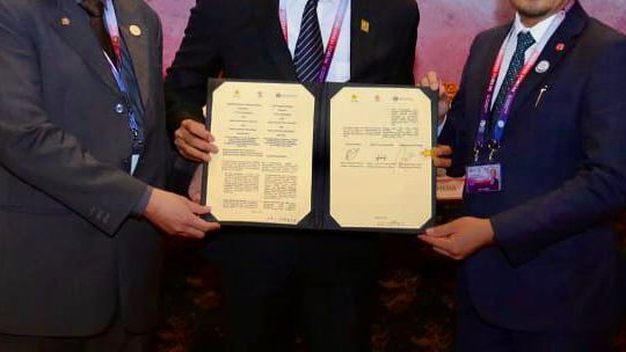 PLN Gandeng 2 Perusahaan Listrik Malaysia Kembangkan Sistem Interkoneksi Antar Negara