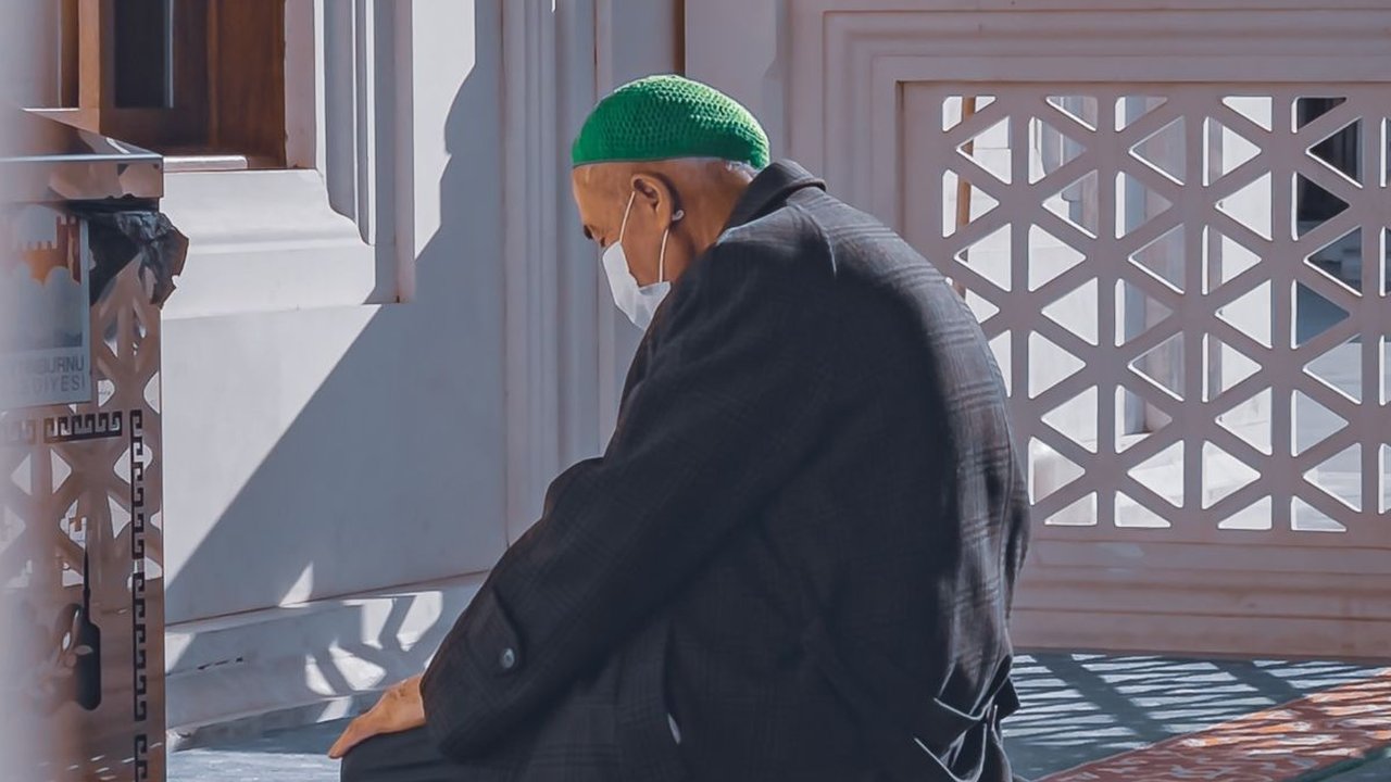 Niat Sholat Dzuhur, Tata Cara, dan Bacaan Doa Setelahnya untuk Dihafalkan