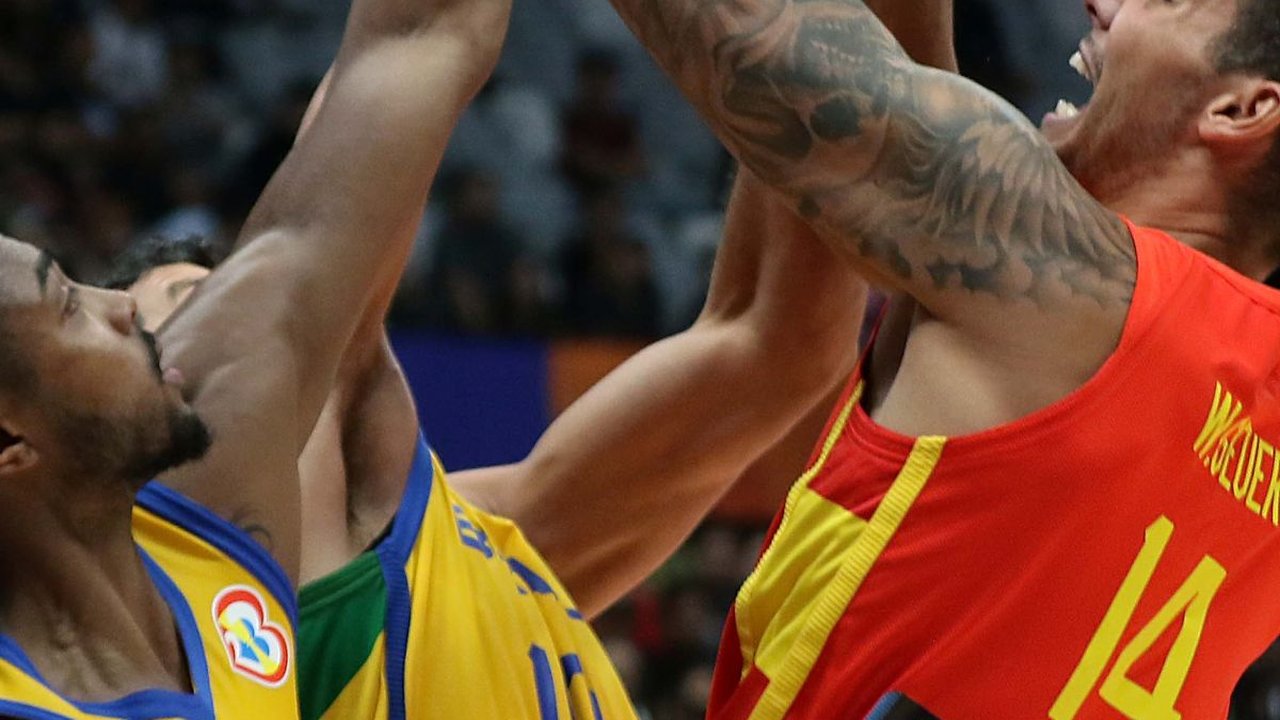 FOTO: Sengit, Spanyol Pimpin Klasemen Grup G Piala Dunia FIBA 2023 Usai Tekuk Brasil 96-78