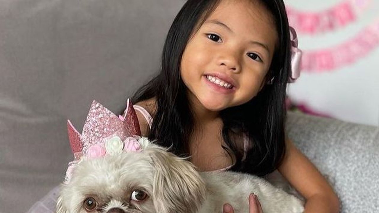 10 Potret Perayaan Ulang Tahun Anjing Peliharaan Farah Quinn: Meriah Seperti Pesta Putri Kerajaan