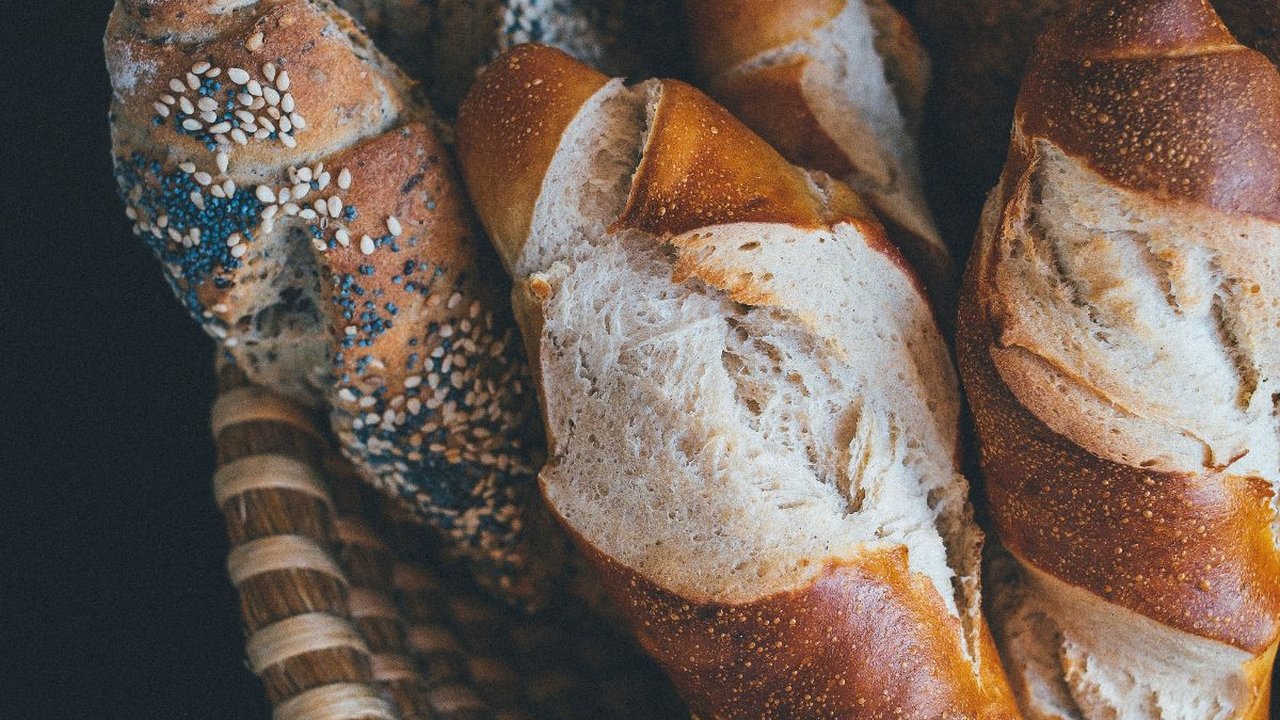 Kenali Dampak Kesehatan Akibat Memakan Roti yang Sudah Kedaluwarsa