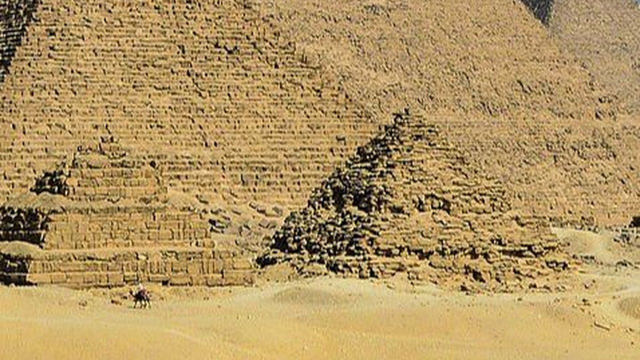 Manuskrip Kulit Mesir Kuno Berusia 4.000 Tahun Ditemukan Kembali, Ada Gambar Makhluk Gaib Tetapi Penulisnya Masih Misterius