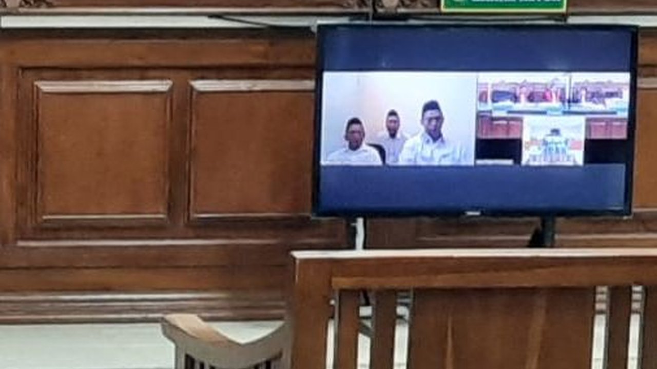 Mantan Pegawai BELM Antam dan Makelar Didakwa Korupsi 152,8 Kg Emas