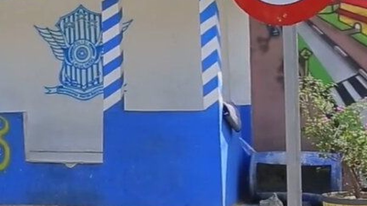 Jalan Kampung di Tangerang Ini Unik Banget, Ada Rambu sampai Lampu Lalu Lintas