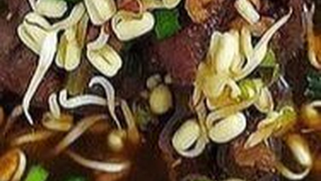 Jadi Sup Terenak di Dunia, Ini Alasan Menparekraf Ingin Daftarkan Rawon ke UNESCO