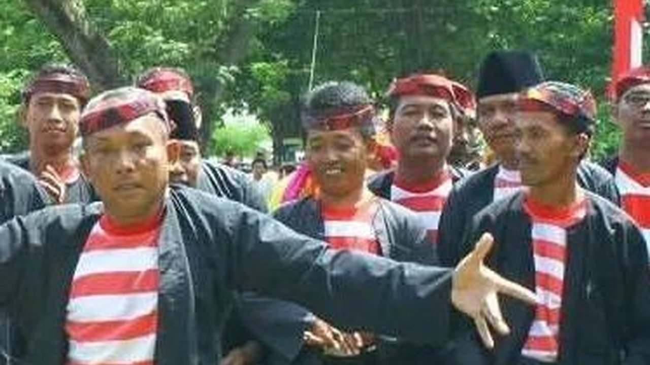 Keunikan Baju Pesa’an Asal Madura, Identik dengan Pakaian Tukang Sate