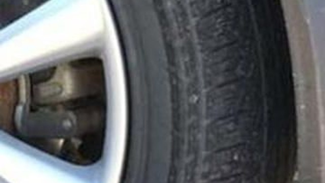 Penyebab Ban Mobil Retak, Begini Bahayanya jika Dibiarkan