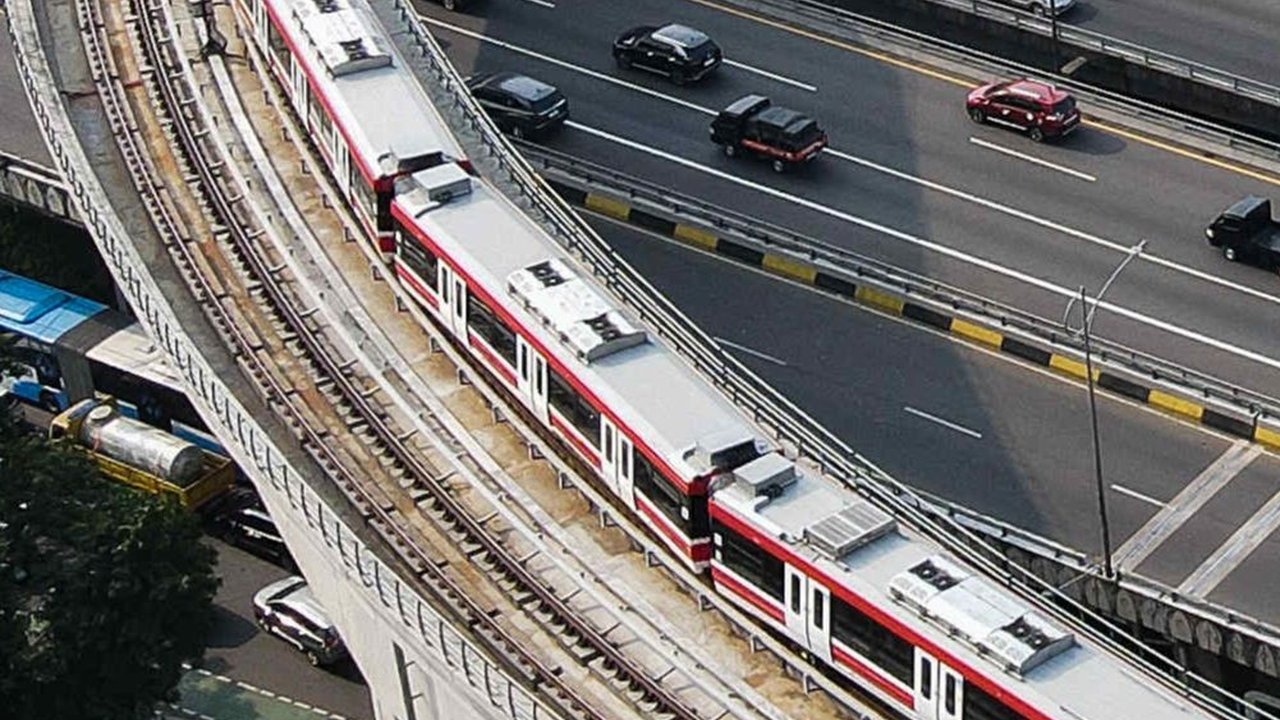 FOTO: Melihat Detail Jembatan Lengkung LRT Jabodebek di Kawasan Kuningan yang Dianggap Salah Desain