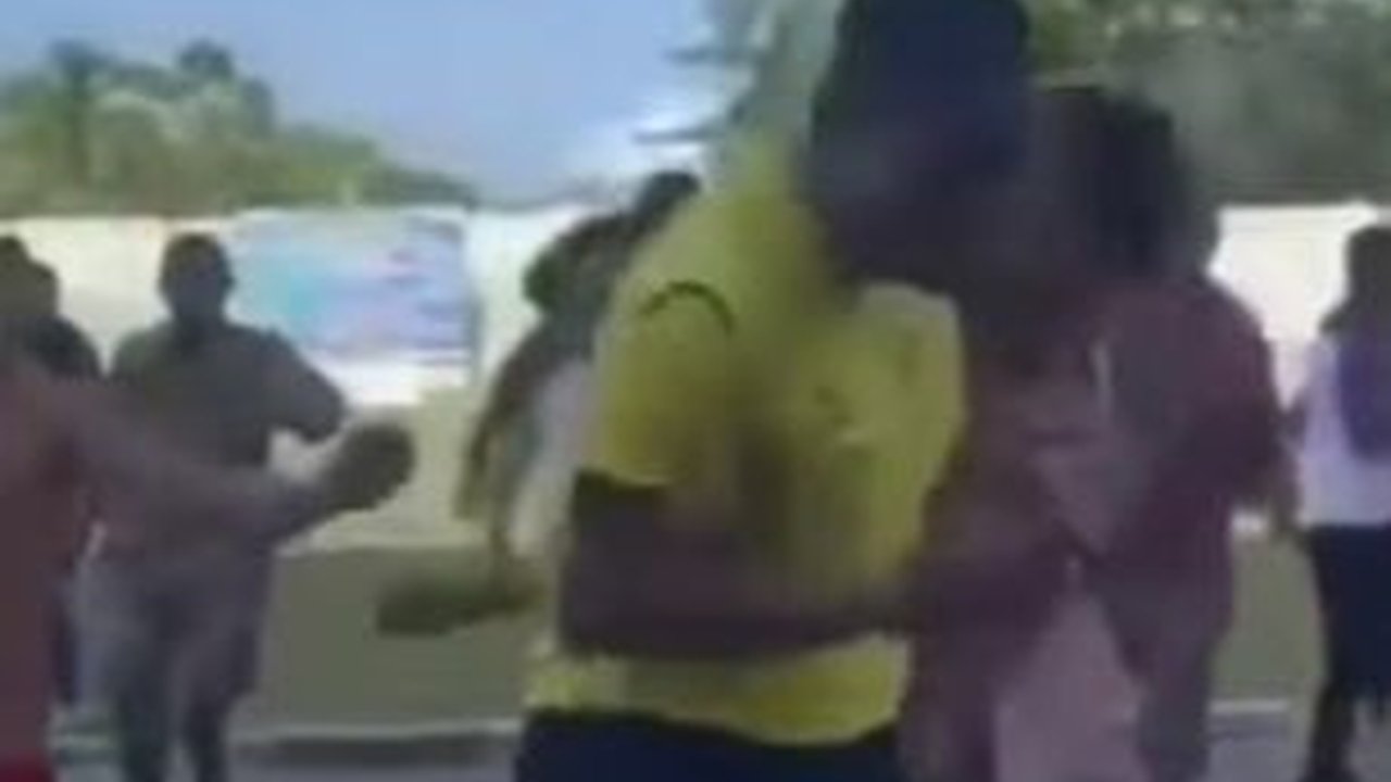 Jiwa Korsa, Satu Batalyon Geruduk Lapangan Imbas Wasit TNI Dikeroyok Penonton & Pemain Saat Turnamen Sepak Bola