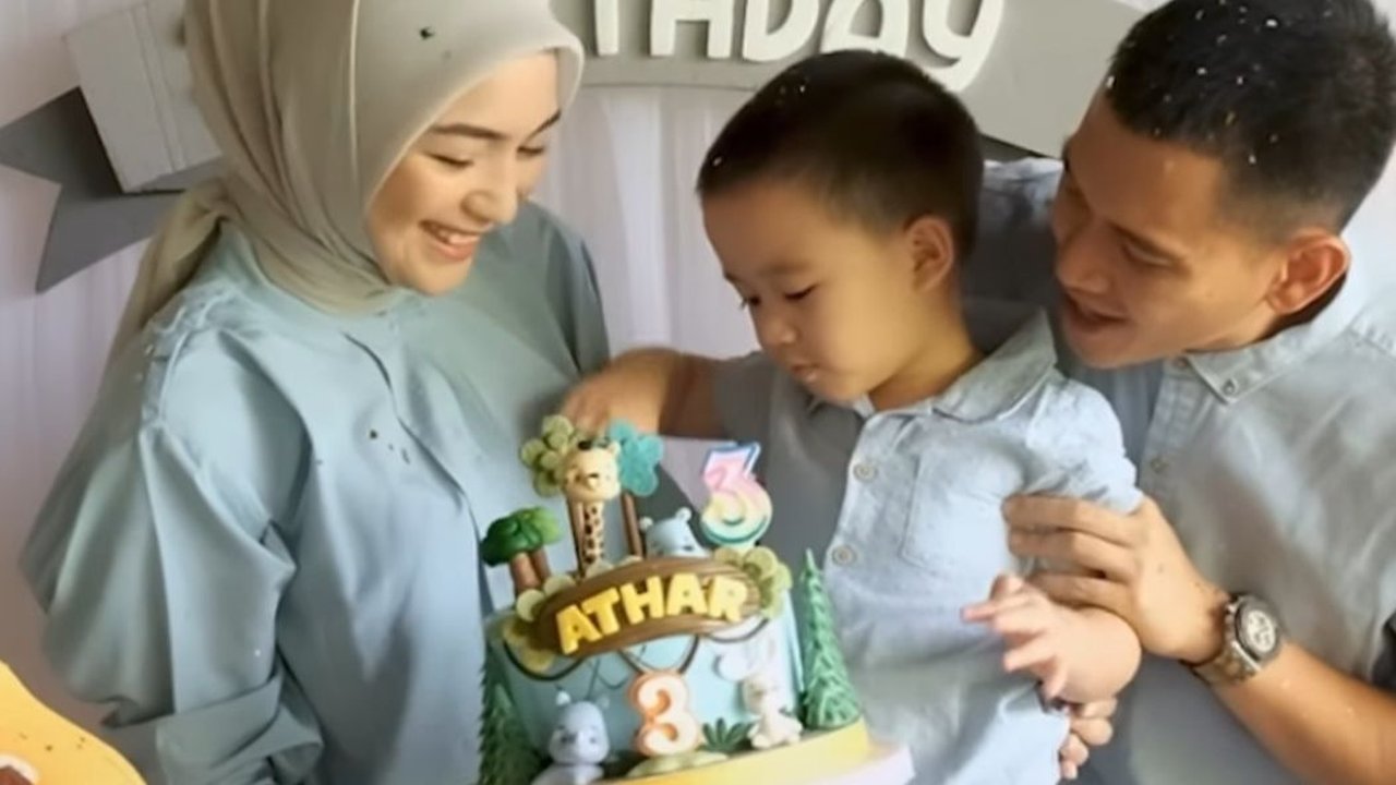 Potret Lucu Athar Dapat Surprise Ulang Tahun dari Sang Mama Citra Kirana, Kini Menginjak Usia 3 Tahun