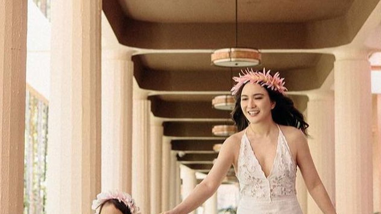Sesi Pemotretan Shandy Aulia Bersama Sang Buah Hati di Salah Satu Hotel Mewah di Hawaii