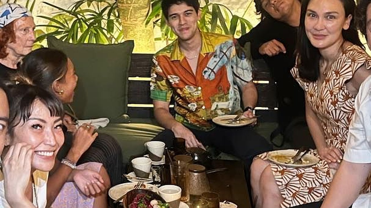 Ikut Makan Malam Bareng Keluarga dan Sahabat Luna Maya, Maxime Bouttier Duduk di Sebelah Kakak dan Ibu sang Kekasih jadi Sorotan