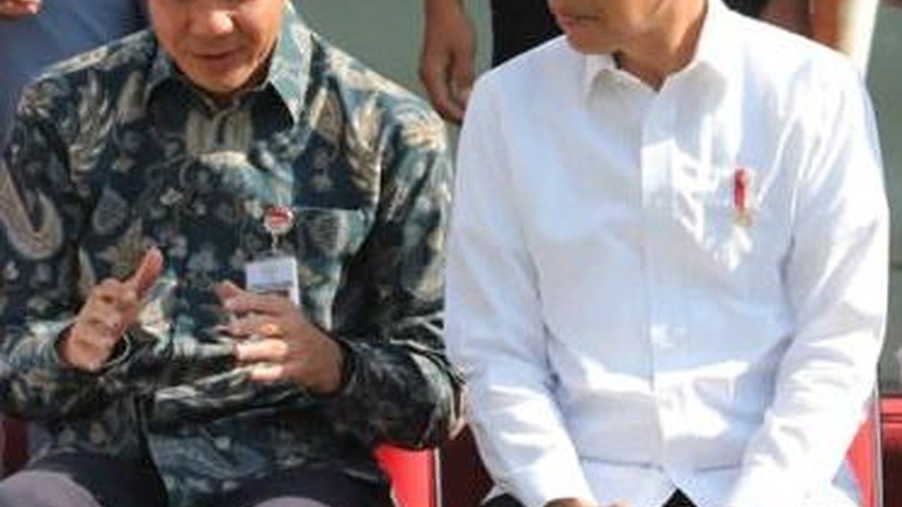 Usai Blusukan Bertiga dengan Prabowo, Kini Jokowi dan Ganjar Jalan Bareng di Semarang