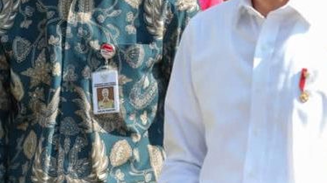 Jokowi Puji SMK Negeri Jateng untuk Siswa Tak Mampu di Semarang, Minta Nadiem Perluas ke Daerah Lain