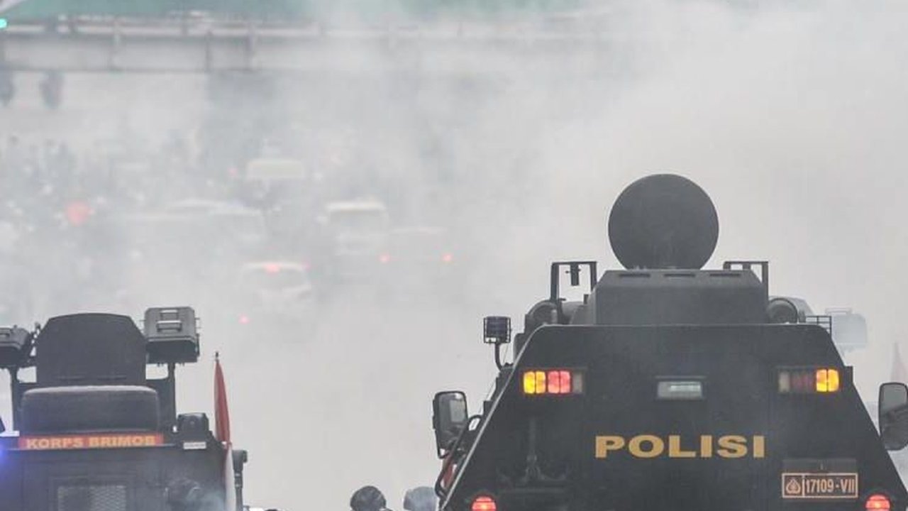 ICW Ungkap Pengadaan Gas Air Mata Polri Rp2,1 T, Tapi Tidak Dibuka ke Publik