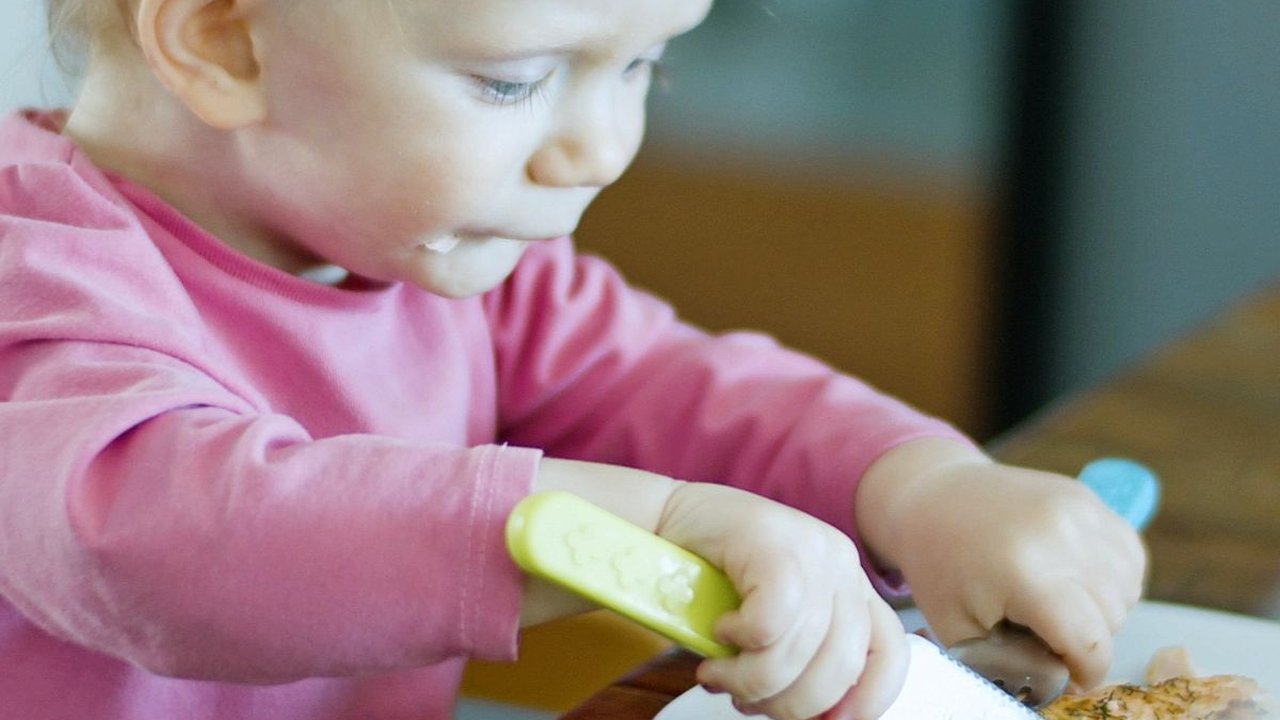 7 Cara Mengatasi Anak yang Pilih-pilih Makanan dan Membuatnya Makan Lebih Sehat