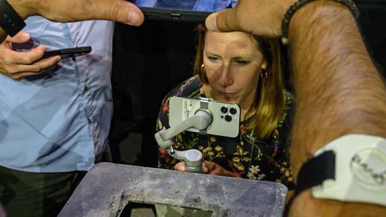 Satu Auditorium Sekolah Mendadak Hening seperti Terhipnotis saat Kapsul Waktu Ini Dibuka, Isinya di Luar Dugaan