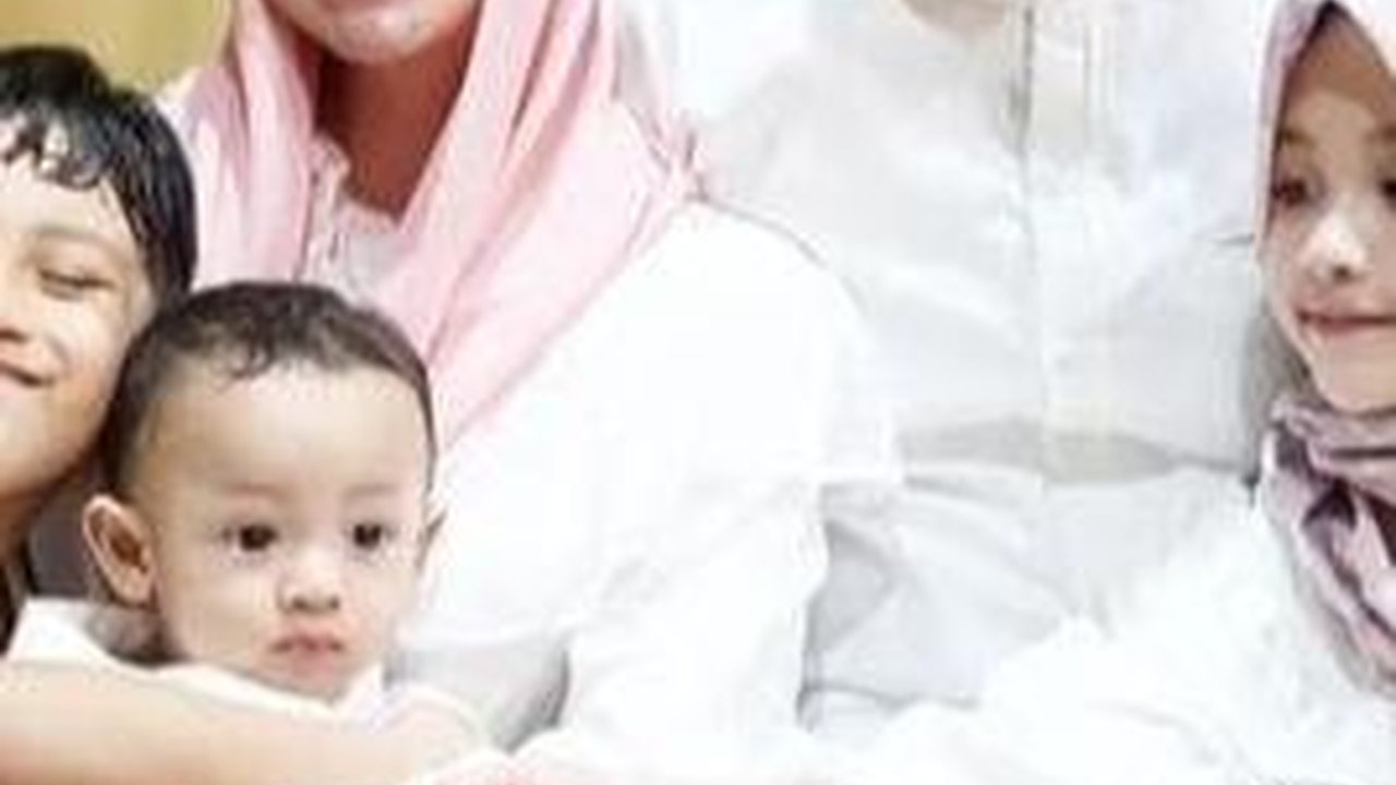 Rayakan 1 Dekade Pernikahan, Intip Potret Bahagia Keluarga Arumi Bachsin dan Emil Dardak