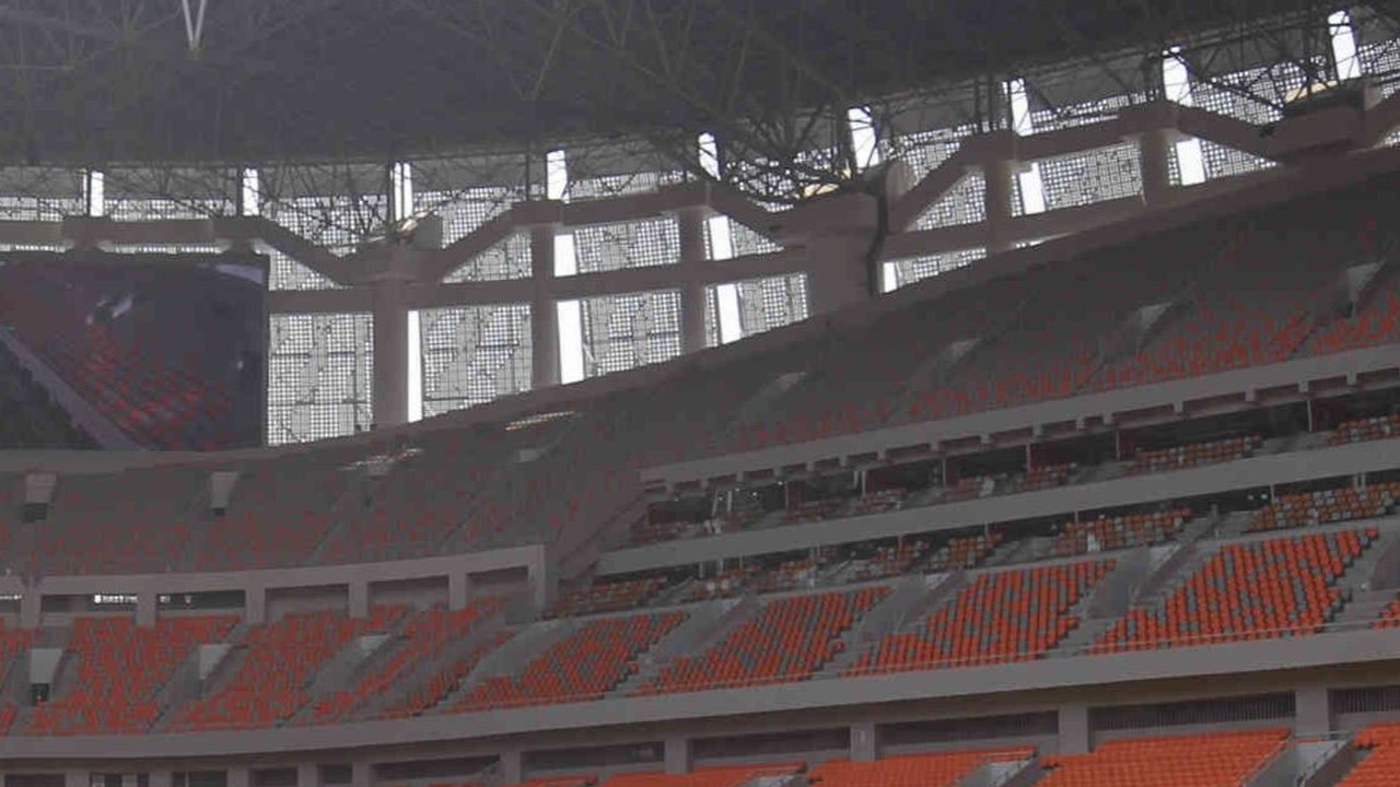 Rumput JIS Tidak Standar FIFA Mulai Dibongkar, Dirawat di Tempat Pembibitan Jakpro