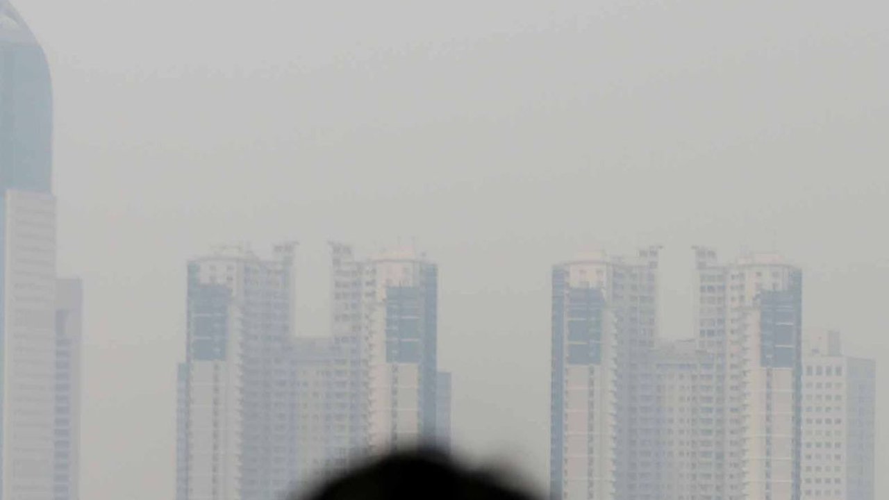 FOTO: Polusi Udara Jakarta Masih Menjadi yang Terburuk di Dunia