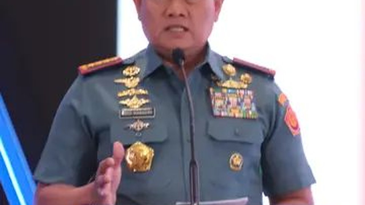 Bukan Panser Anoa, Begini Potret Panglima TNI Yudo Naik Reog Ditonton Ratusan Prajurit