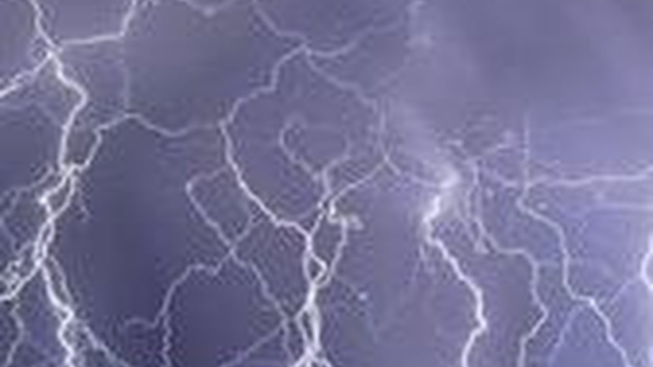 Nelayan di Indragiri Hilir Hilang Setelah Tersambar Petir, Begini Kronologinya