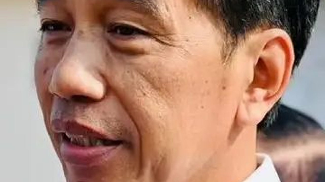 VIDEO: Momen Kocak Saat Jokowi Resmikan Tol Bocimi, Menteri Basuki Tepuk Lalat Ridwan Kamil Angkat Jempol