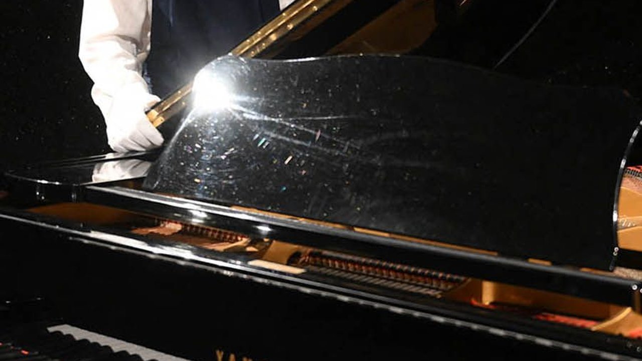 FOTO: Deretan Barang Pribadi Freddie Mercury Bakal Dilelang, Ada Piano hingga Lirik 'Bohemian Rhapsody' Tulisan Tangan