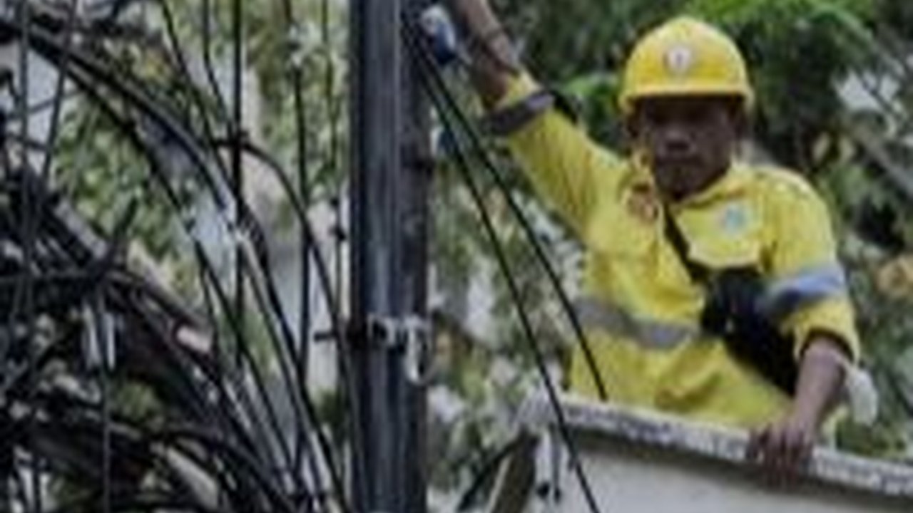 Kabel Menjuntai Bikin Pemotor Celaka, Heru Perintahkan Operator Segera Rapikan