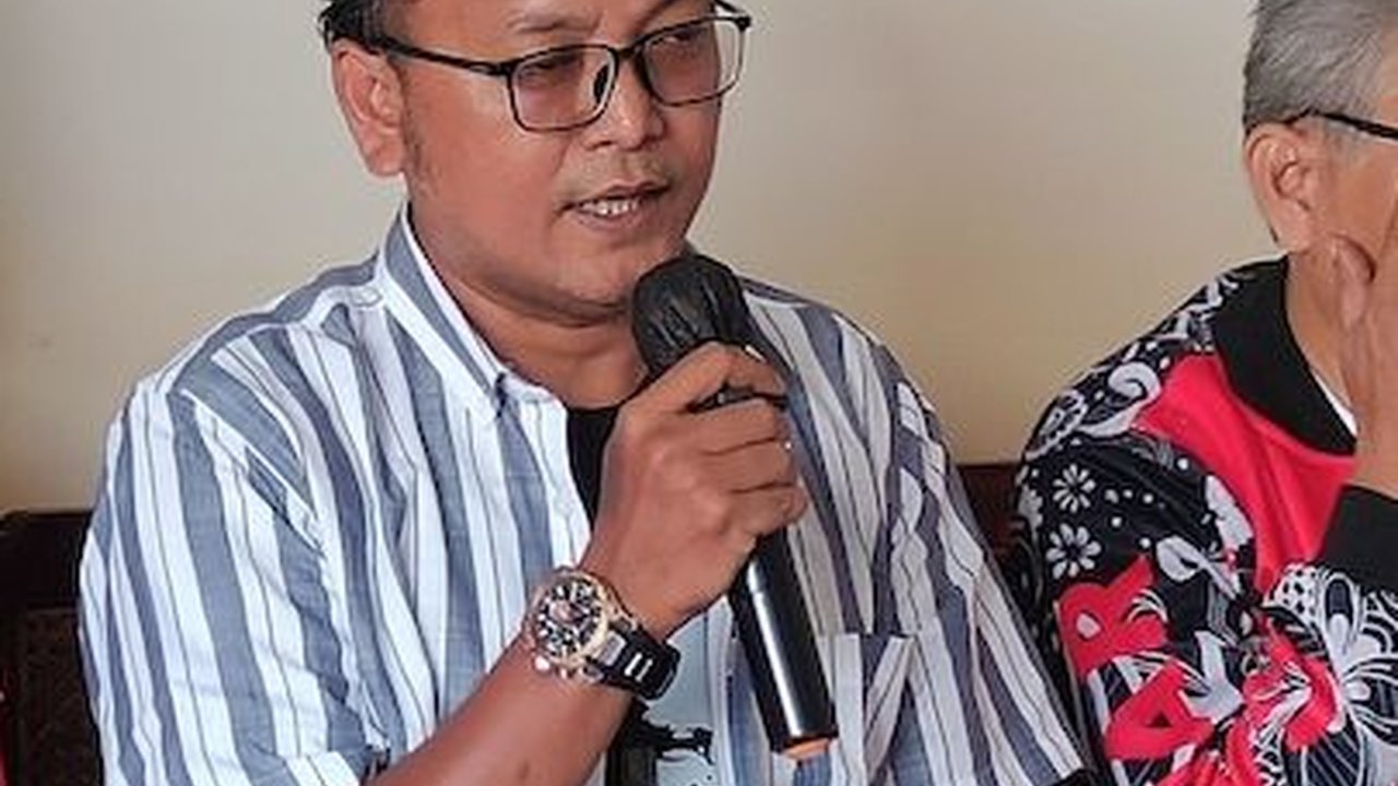 Guntur Romli Mundur, Gara-Gara PSI Kasih Sinyal Kedekatan ke Prabowo