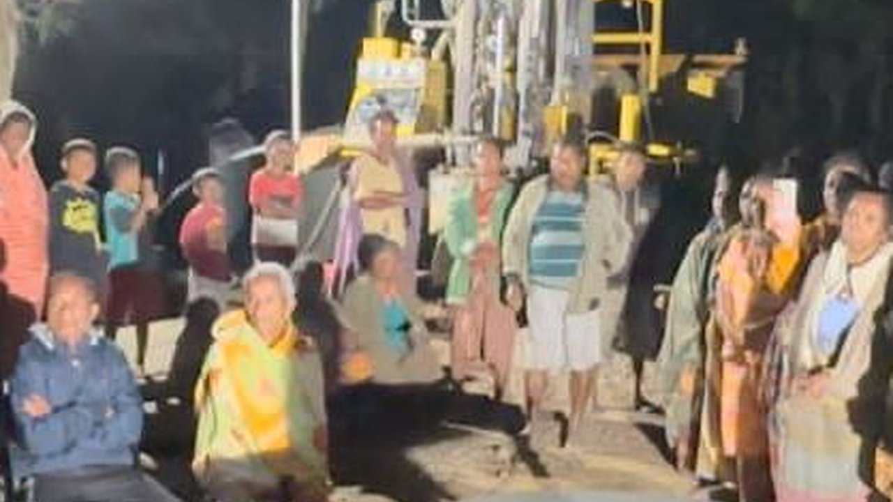 Polri Bantu Warga Manumitin yang 24 Tahun Tidak Merasakan Air Bersih