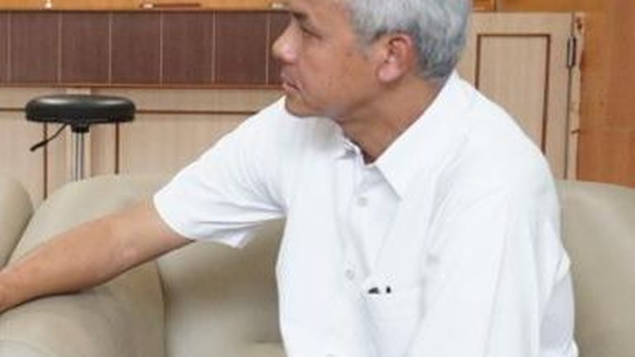 Besuk Cak Nun, Ganjar: Kondisinya Membaik, Mari Doakan Kesembuhannya