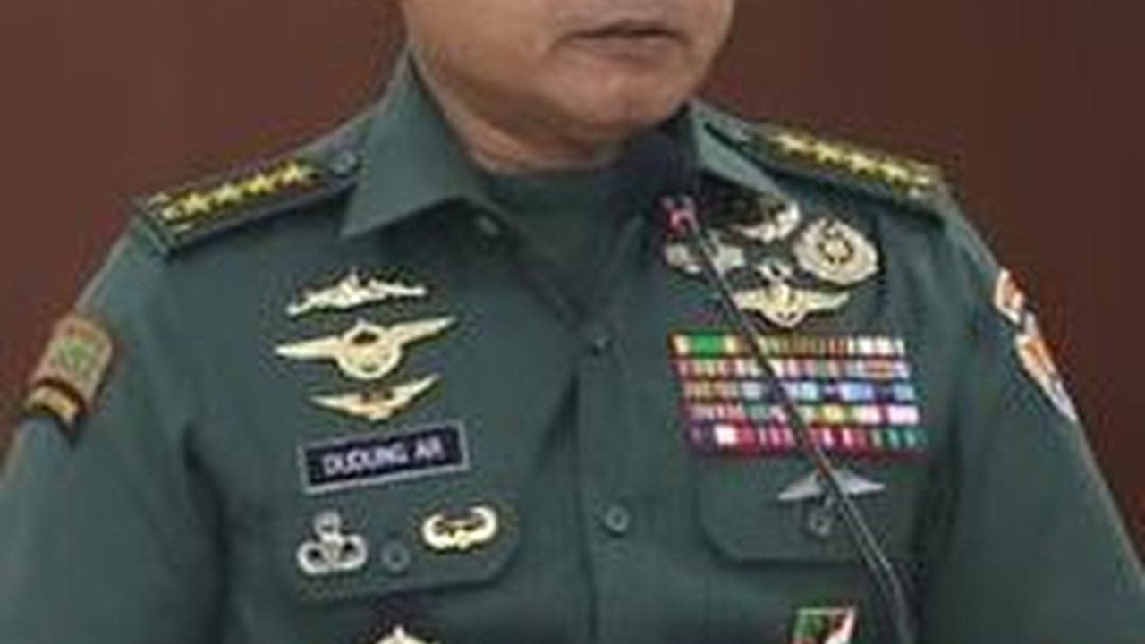 Tiga Pati TNI Naik Pangkat jadi Mayor Jenderal, Ini Sosoknya Disalami Bintang 4